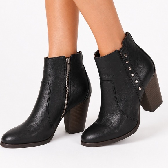 Coach Shoes - COACH Vintage Leather Studded Ankle Boots Women's Size 7